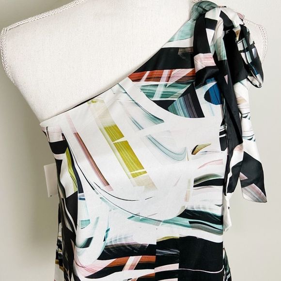 NWT bar III Floral/Tropical Asymmetrical Top - Picture 5 of 10